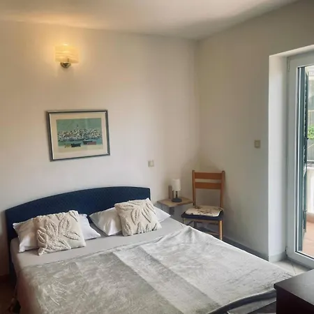 Apartment In With Sea View, Terrace, Air Conditioning, Wifi 3812-1 *