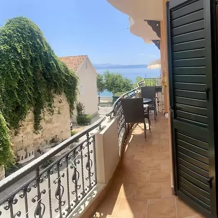 In With Sea View, Terrace, Air Conditioning, Wifi 3812-1 Apartment Podgora