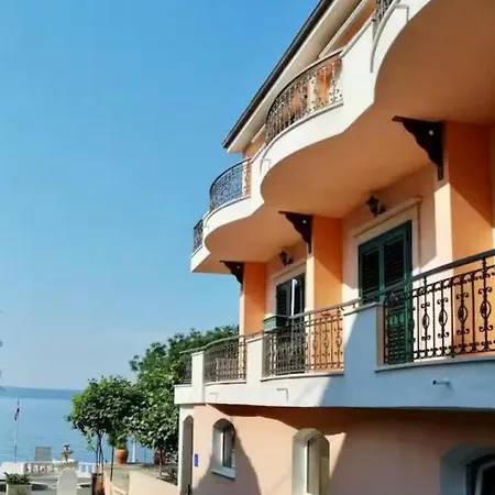 In With Sea View, Terrace, Air Conditioning, Wifi 3812-1 * Podgora